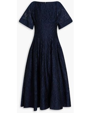Jonathan Simkhai Midikleid aus organza mit fil coupé und falten - Blau