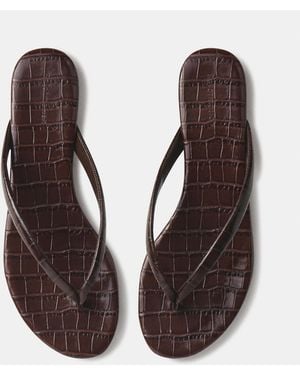 Reformation Amelia Flat Thong 5 - Brown