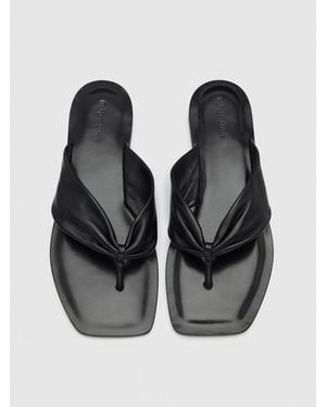 Reformation Larsen Thong Sandal Leather - Black