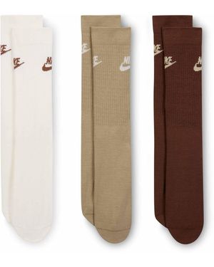 Nike Women's Sportswear Everyday Essential Crew Socks (3 Pairs) - White
