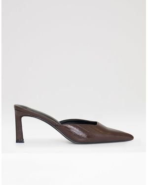 Threadbare Closed Toe Kitten Heel - Brown