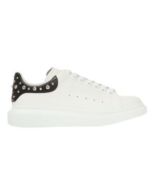 McQueen Sneakers oversize con borchie - Bianco