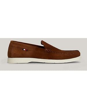 Tommy Hilfiger Casual Suède Loafer Met Contrasterende Zool - Bruin