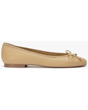 Tony Bianco Comma Casual Flat - White