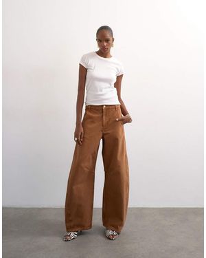 TOPSHOP Horseshoe Mid Rise Barrel Leg Jeans - White