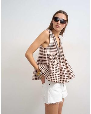 TOPSHOP V-neck Pintuck Detail A-line Top - White