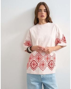 TOPSHOP Embroidered Contrast Cut Out Oversized T-shirt - White