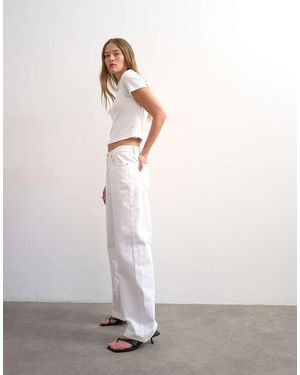 TOPSHOP Ember Low Rise Relaxed Straight Jean - White
