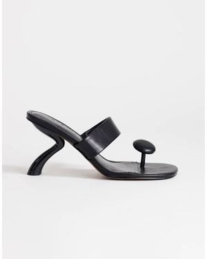 TOPSHOP Natalie Toe Thong Angular Mid Heel Sandals - Black