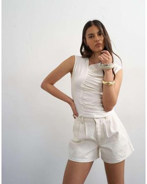 TOPSHOP Denim Pleated Short - White