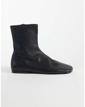 TOPSHOP Kameron Real Leather Flat Ankle Boot - Black