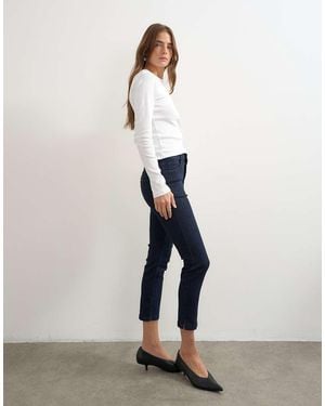 TOPSHOP Denim 3/4 Capris Mid Rise Jean - White