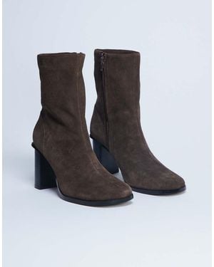 TOPSHOP Nellie Real Suede Heeled Ankle Boot - Black