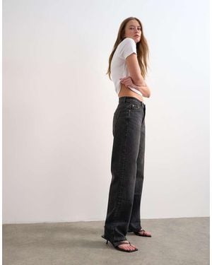 TOPSHOP Ember Low Rise Relaxed Straight Leg Jean - Black