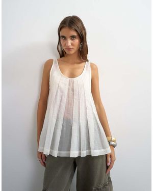 TOPSHOP Sheer Sleeveless Pintuck Cami - White