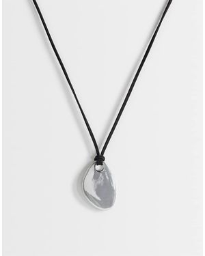 TOPSHOP Leila Cord Necklace With Pendant - Metallic