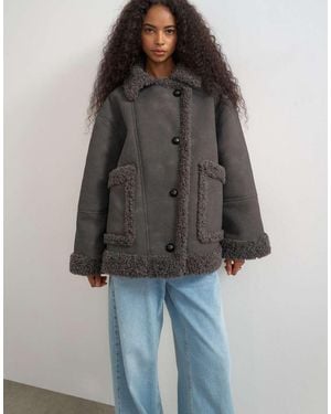 TOPSHOP Oversized Faux Shearling Jacket - Grey