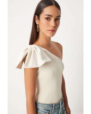 Happiness İstanbul Cremefarbene Strickbluse Mit One-Shoulder-Schleife - Weiß
