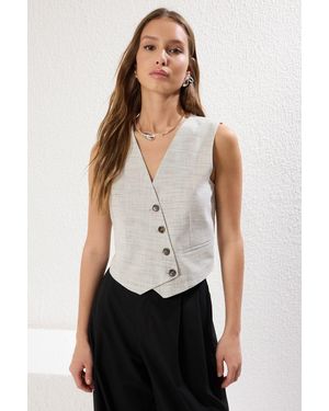 Trendyol Limited Edition Crop Fit Weste Mit Knopfdetail Und Gewebtem Leinenlook Für Damen - Weiß