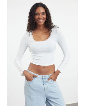 Trendyol Kurze Strickbluse Mit Eckigem Ausschnitt Und Spitze Für Damen - Weiß