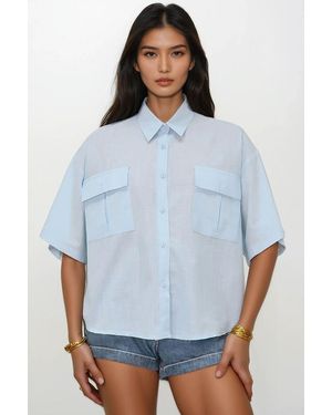 Trend Alaçatı Stili Babyblaues Leinenhemd Mit Zwei Taschen Und Halben Ärmeln Für Damen