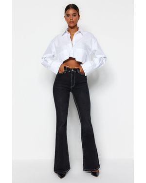 Trendyol Schwarze, Kontrastierende, Ausgestellte Jeans Mit Hoher Taille Für Damen - Weiß