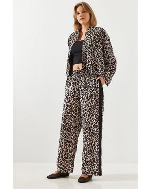 Bianco Lucci Jogginghose Mit Leopardenmuster Und Seitlichen Streifen – Mbms015 Für Damen - Grün
