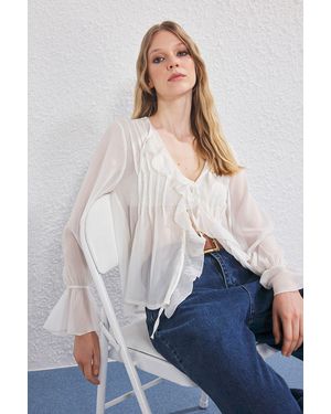 Trendyol Weißes, Mit Rüschen Verziertes Chiffon-Hemd Mit Gummi-Detail Für Damen