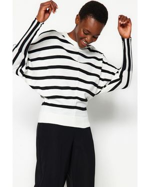 Trendyol Gestreifter Strickpullover Mit Fledermausärmeln Für Damen - Weiß