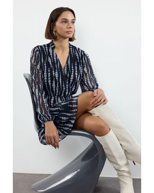 Trendyol Zweireihiges Chiffonkleid Mit Marineblauem Print Und Kragen – Gefüttert, Skater-Stil Twoaw25El00255 Für Damen