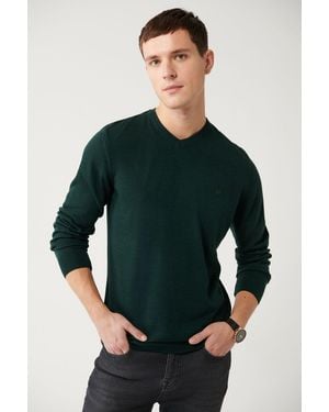 AVVA Grüner Strickpullover Mit V-Ausschnitt Und Kein Pilling 005003 Für Herren