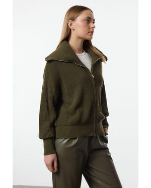Trendyol Khakifarbene Strickjacke Mit Umlegekragen Und Reißverschluss – Breite Passform Für Damen - Grün