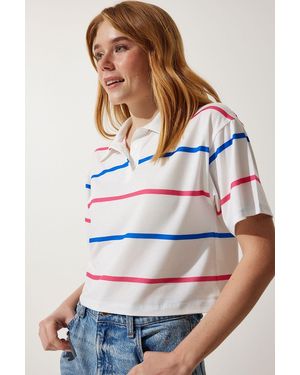 Happiness İstanbul Rosa Gestreiftes Kurzes Strick-T-Shirt Mit Polokragen Für Damen - Weiß