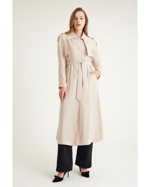Olcay Ungefütterter, Lockerer, Langer Trenchcoat Mit Cape Und Schulterklappendetails Für Damen - Natur
