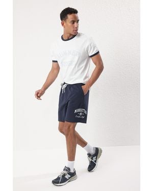 Trendyol Marineblaue Oversize/Weit Geschnittene Manhattan Bestickte Shorts & Bermuda Für Herren
