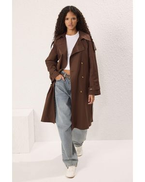 Trendyol Dunkelbrauner Trenchcoat Mit Regulären Gürteln Für Damen