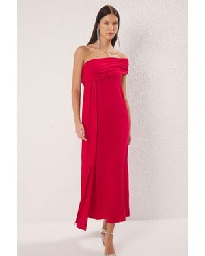 Trendyol Rotes, Asymmetrisches, Gewebtes Abendkleid Mit Ausschnitt Und Taille Für Damen