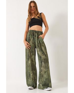 Bianco Lucci Hose Mit Weitem Bein Und Kontrastierendem Übergangstaschen-Detail 60440-2 Für Damen - Grün