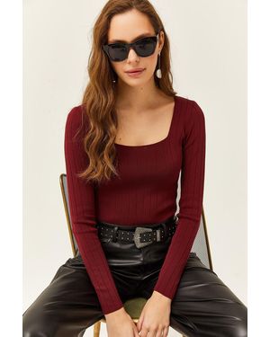 Olalook Bluse Aus Dickem, Geripptem Strick Mit Eckigem Kragen - Rot