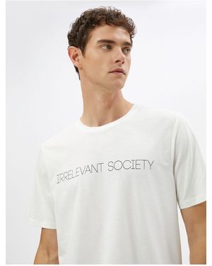 Koton Bedrucktes Baumwoll-T-Shirt Mit Rundhalsausschnitt Und Slogan Für Herren - Weiß