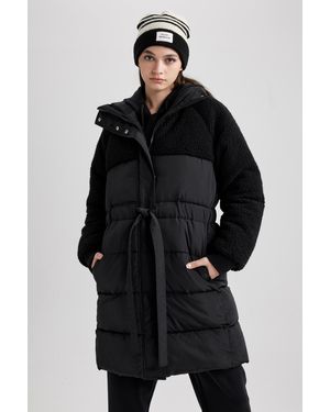 Defacto Übergroßer Pufferjacke Mit Kunstfell-Detail – A1322Ax23Cw Für Damen - Schwarz
