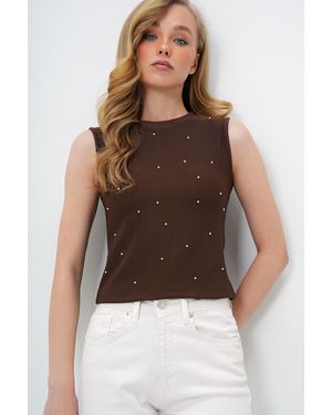 Trend Alaçatı Stili Braune Sommer-Crop-Bluse Mit Rundhalsausschnitt Und Perlenbesatz Für Damen