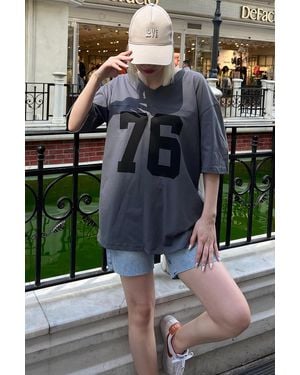 Madmext Rauchgraues Bedrucktes Overfit-T-Shirt Mit V-Ausschnitt