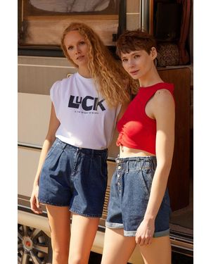 Trendyol Blaue, Nachhaltigere Jeansshorts Mit Knopfleiste Vorne Für Damen
