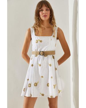 Bianco Lucci 5879 Modell Dicke Träger Und Spitze Blumenmuster Stroh Gürtel Kleid- Für Damen - Weiß