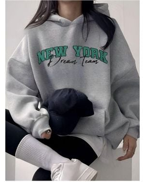 trendgar Graues Sweatshirt Mit Kapuze Und New York-Print Von Trendclothıng