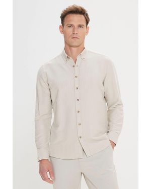 ALTINYILDIZ CLASSICS Slim Fit Hemd Mit Leinen-Look Und Seersucker-Muster – Geknöpfter Kragen Für Herren - Weiß