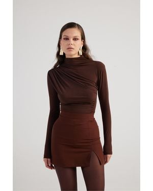 HOLLY LOLLY Braune Fables-Bluse Mit Rollkragen – Drapiertes Detail Für Damen