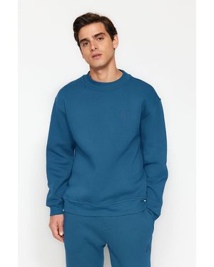 Trendyol Oversize/Wide Cut Half Rollkragen-Sweatshirt Mit Buchstabenstickerei Und Fleece-Innenseite Für Herren - Blau