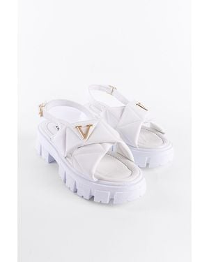 Capone Outfitters Chiquita Sandalen Mit Dickem Sohlen-Knöchelriemen Und Bequemer Sohle Für Damen - Weiß